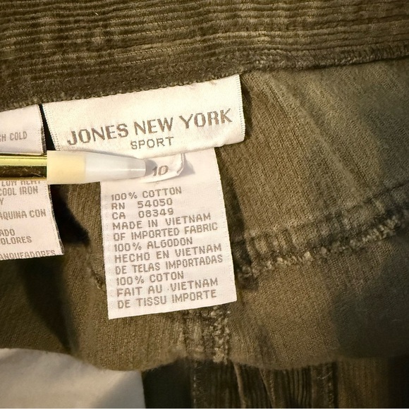 Jones Sport Skirt Size 10 Olive Green Stretch
Corduroy Casual Country Boho Twee - Picture 10 of 12